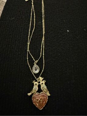 BETSEY JOHNSON Lovebirds Pink Heart Pendant Necklace 18 Inches